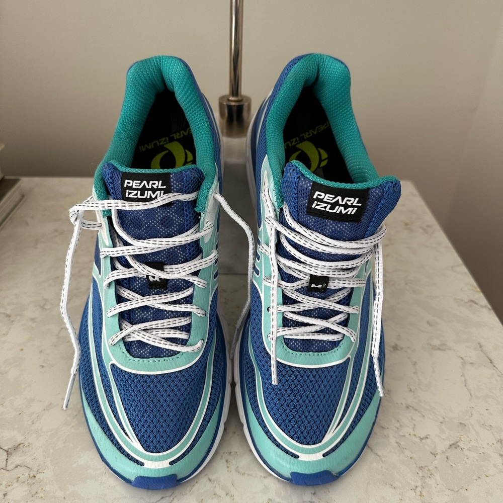 Pearl Izumi Turquoise Athletic Shoes